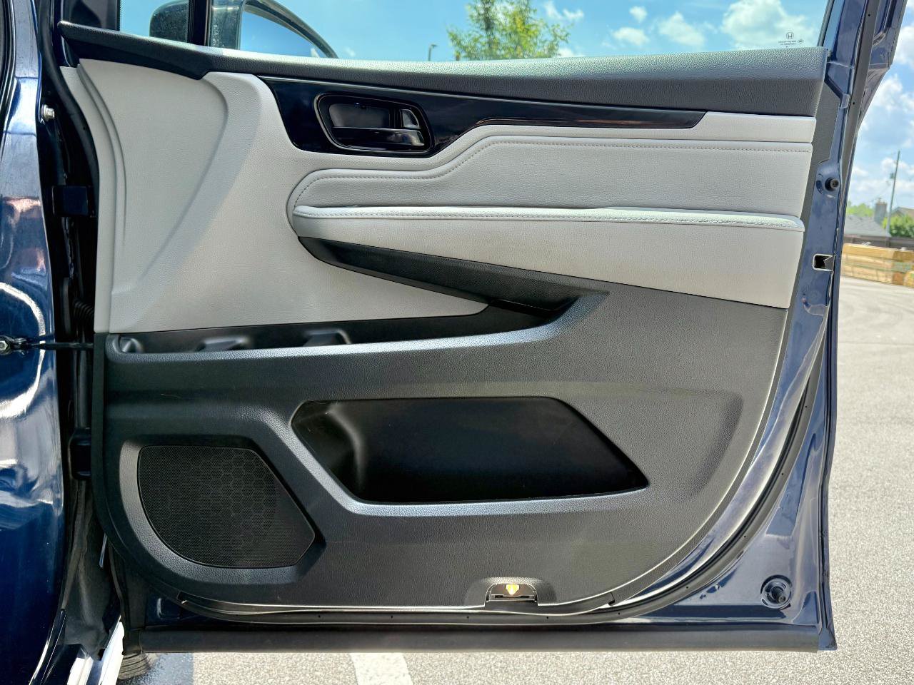 Used 2018 Honda Odyssey Elite image 25