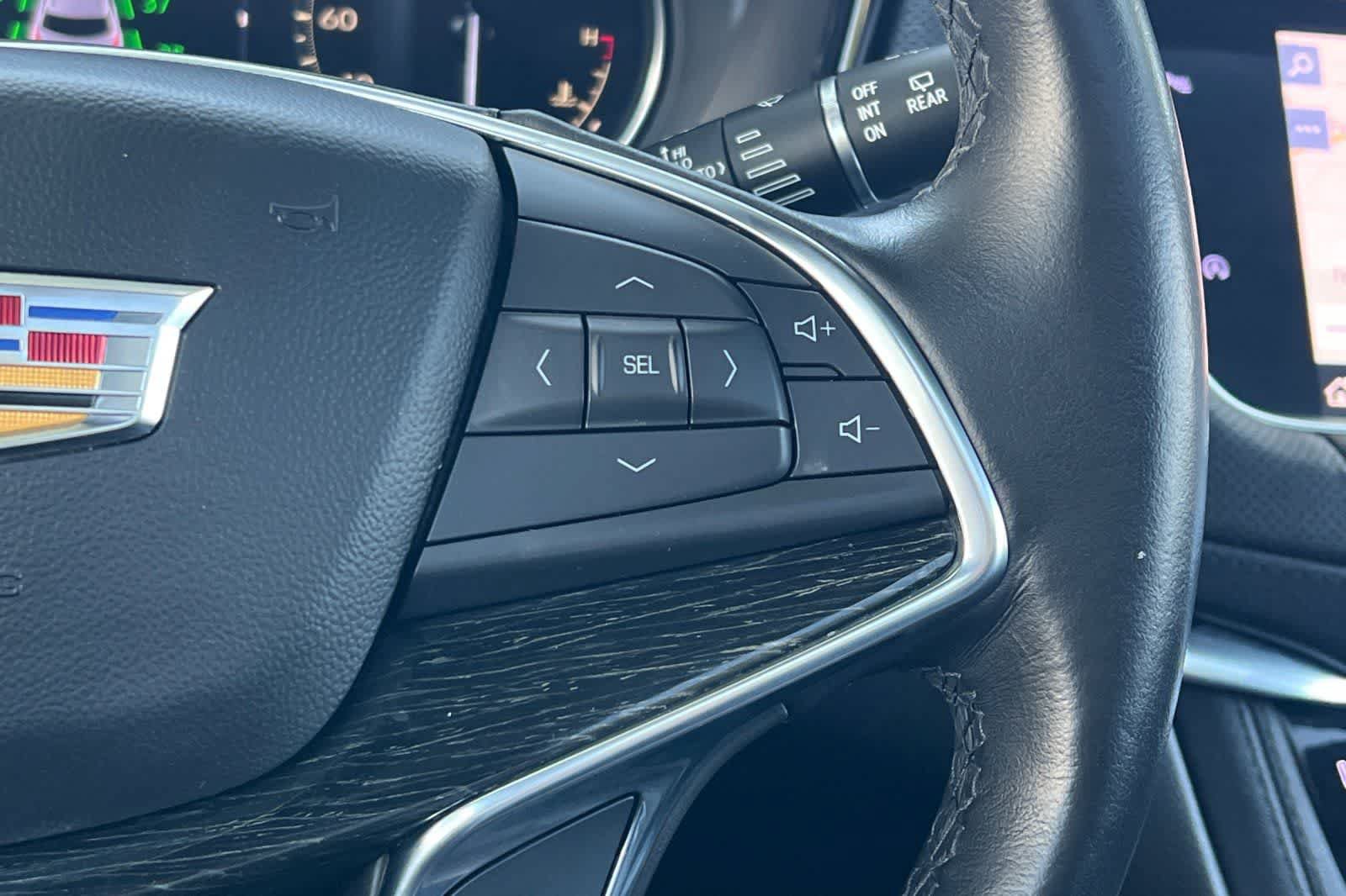 Used 2020 Cadillac XT5 Premium Luxury AWD/4WD image 32