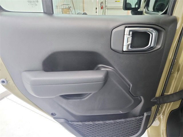 New 2025 Jeep Gladiator Sport image 31