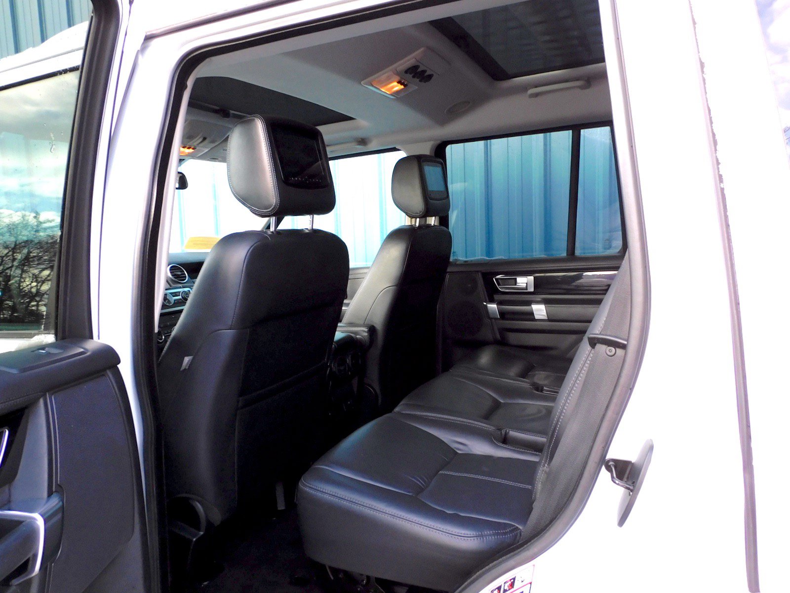 Used 2016 Land Rover LR4 HSE LUX AWD/4WD image 15