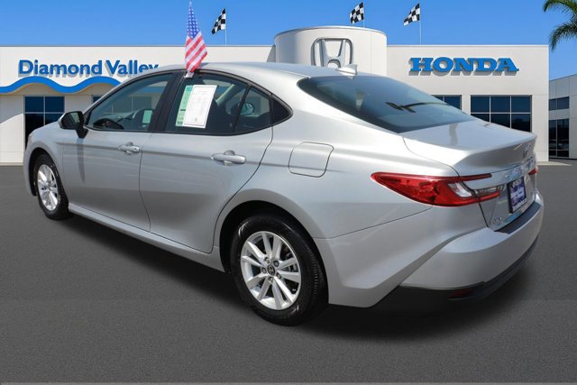 Used 2025 Toyota Camry LE FWD image 4