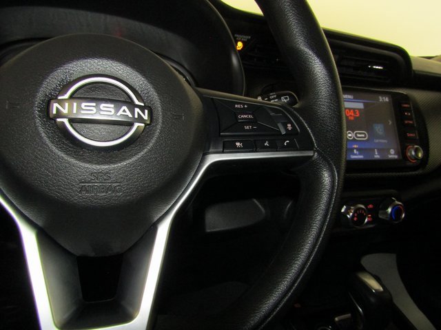 Used 2023 Nissan Kicks SV image 6