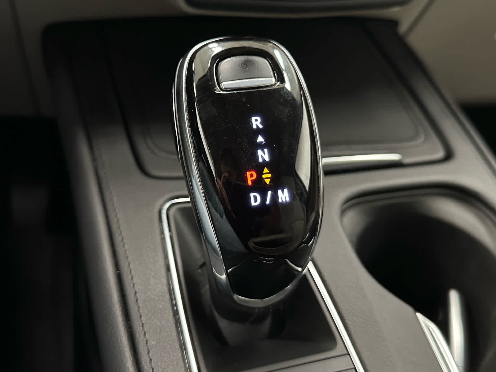 Used 2023 Cadillac XT4 Luxury w/ Cold Weather Package AWD/4WD image 30