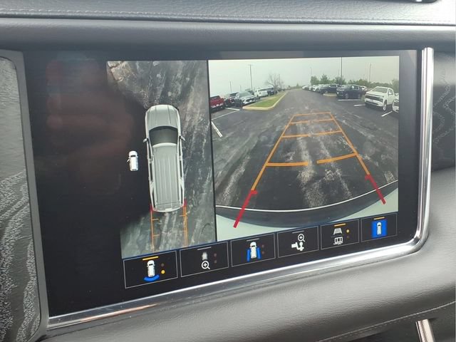 Used 2023 GMC Yukon Denali AWD/4WD image 6