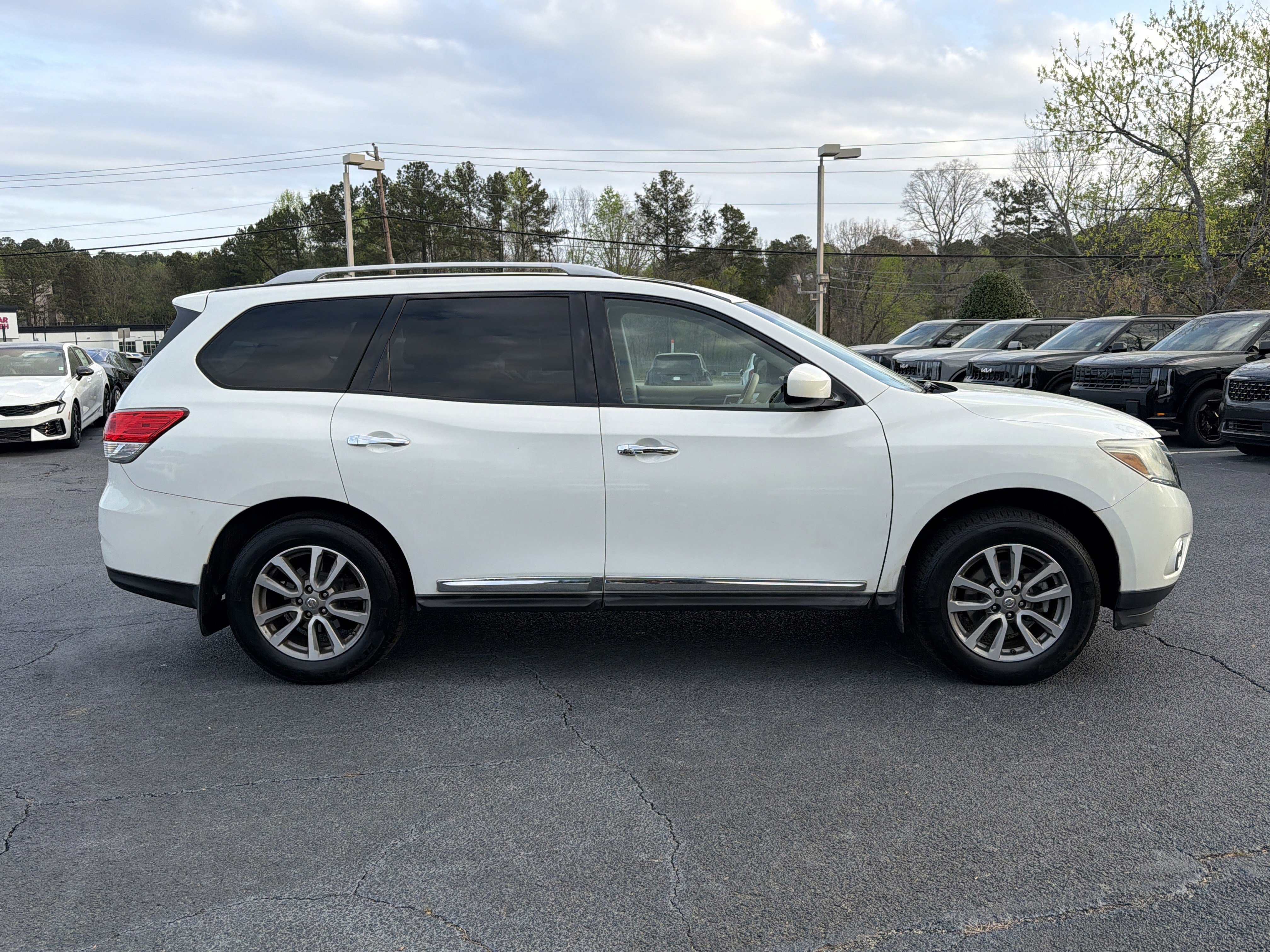 Used 2014 Nissan Pathfinder SL w/ SL Premium Package image 6