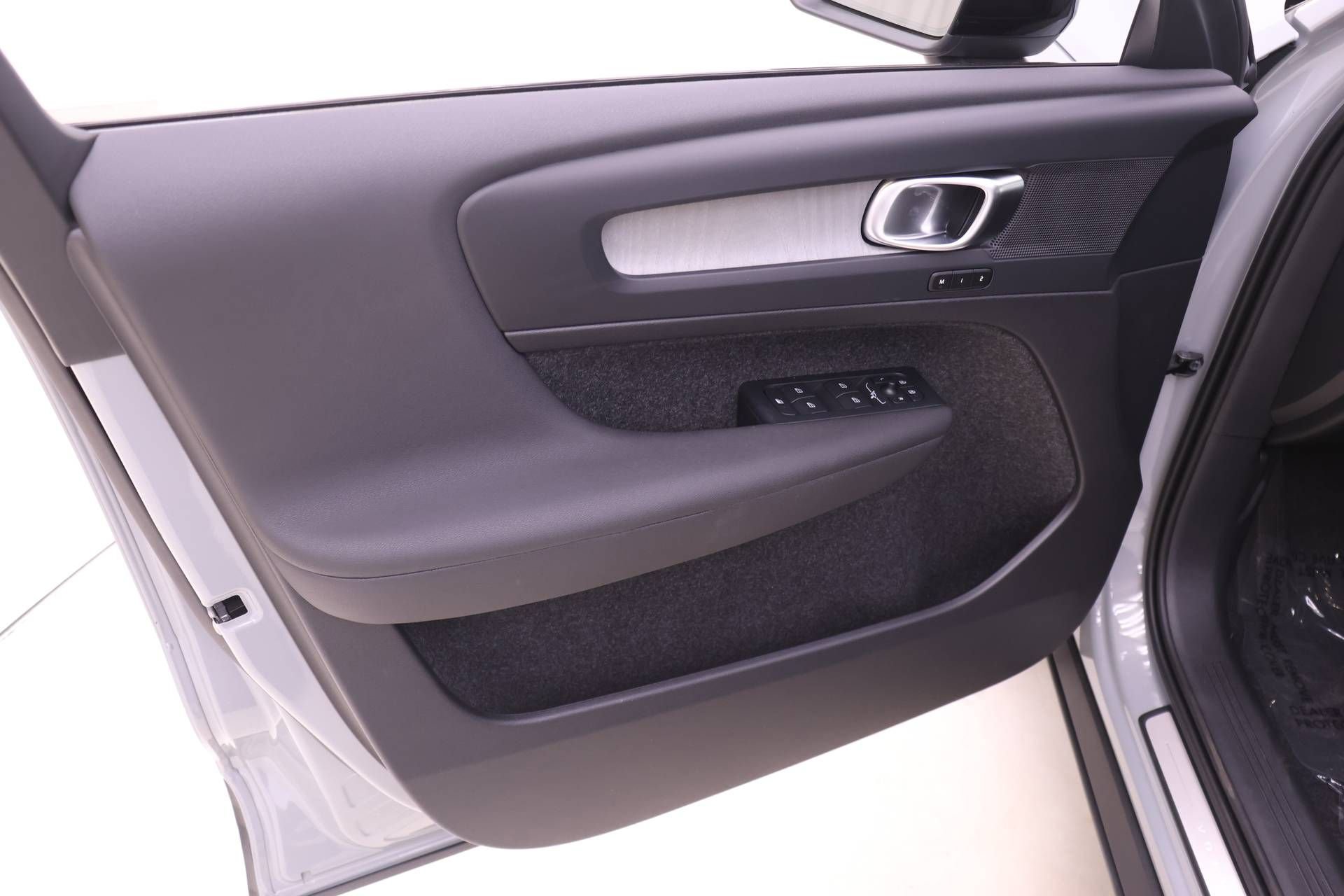 New 2026 Volvo XC40 B5 Core AWD/4WD image 12