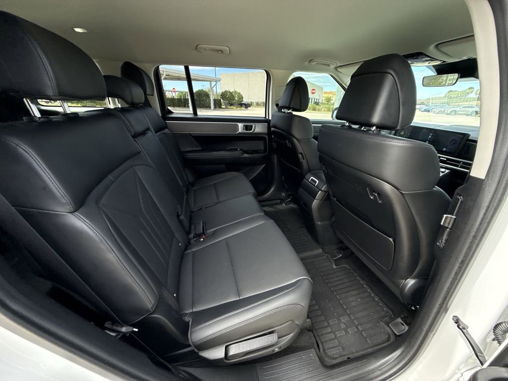 Used 2025 Hyundai Santa Fe SEL image 17