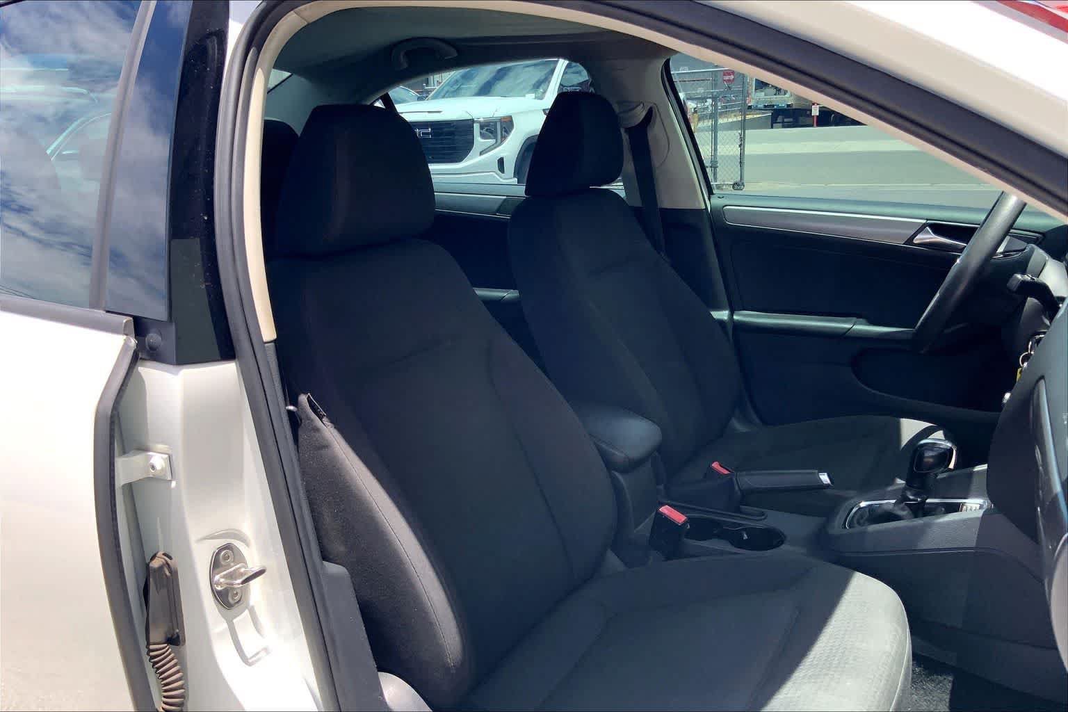 Used 2015 Volkswagen Jetta TDI S FWD image 13