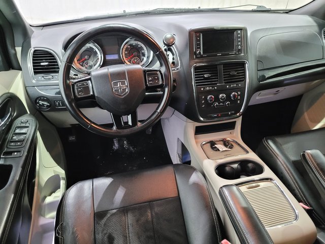 Used 2018 Dodge Grand Caravan SXT image 4