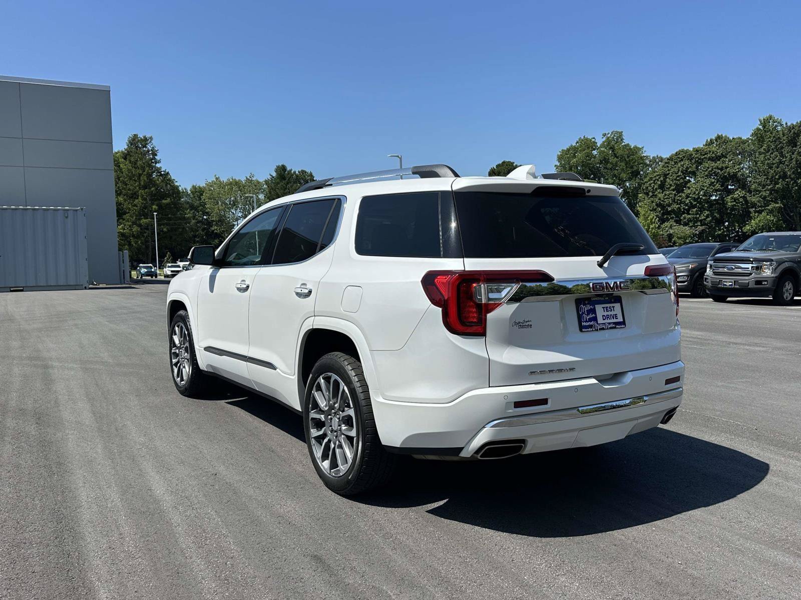 Used 2021 GMC Acadia Denali w/ Denali Technology Package FWD image 25
