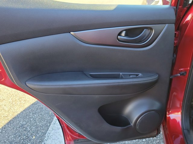 Used 2021 Nissan Rogue Sport S image 9