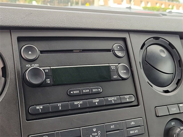 Used 2015 Ford F550 2WD Regular Cab Super Duty image 19