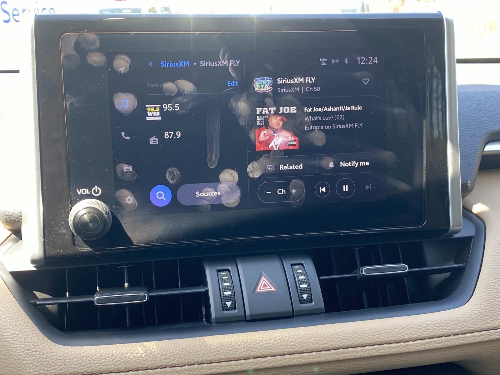 Used 2023 Toyota RAV4 XLE Premium image 28