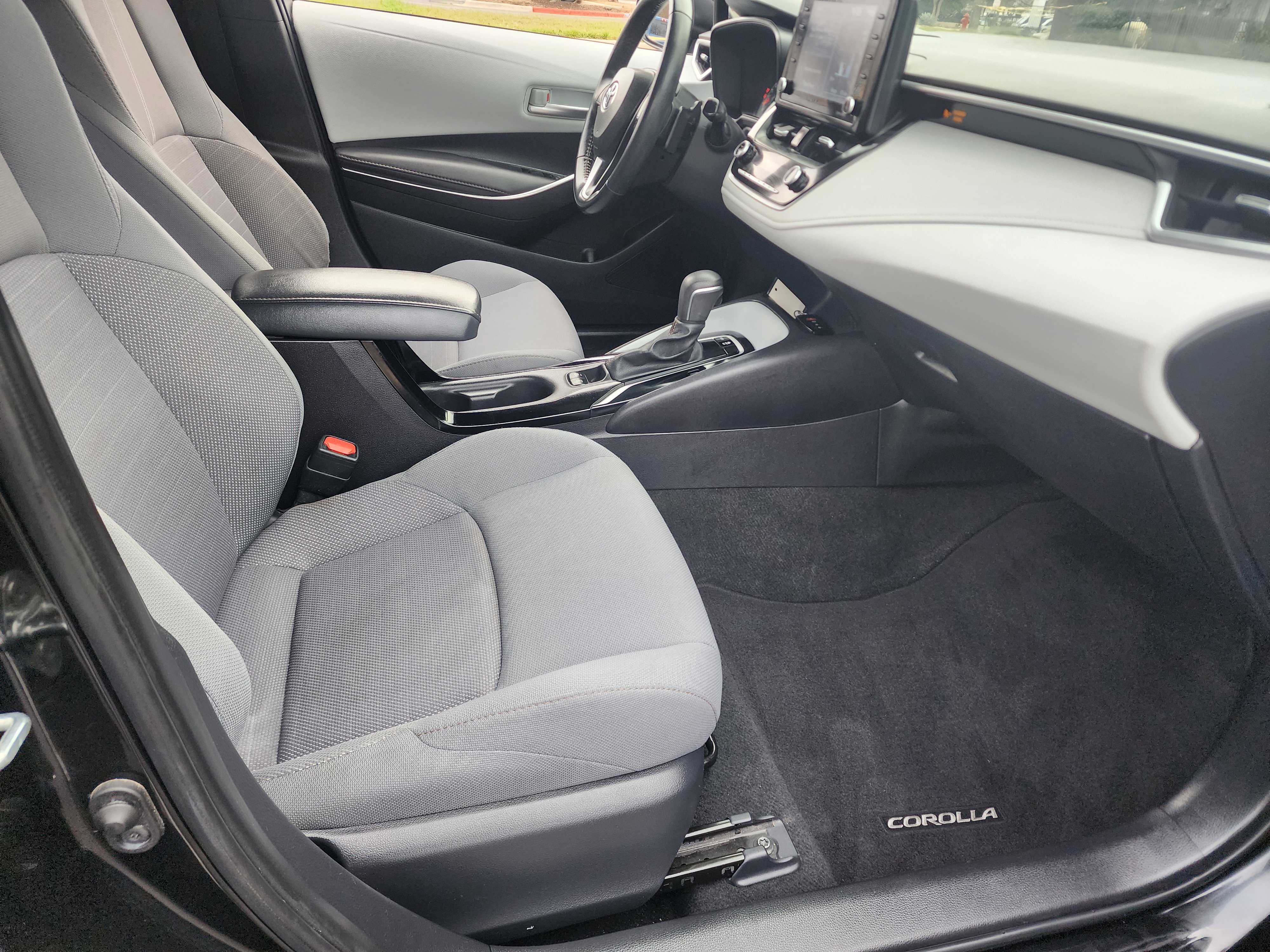 Used 2022 Toyota Corolla SE FWD image 13