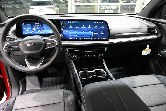 New 2027 Chevrolet Traverse LT w/ Midnight/Sport Edition FWD image 13