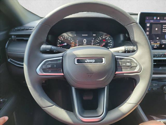 Used 2022 Jeep Compass Latitude AWD/4WD image 16