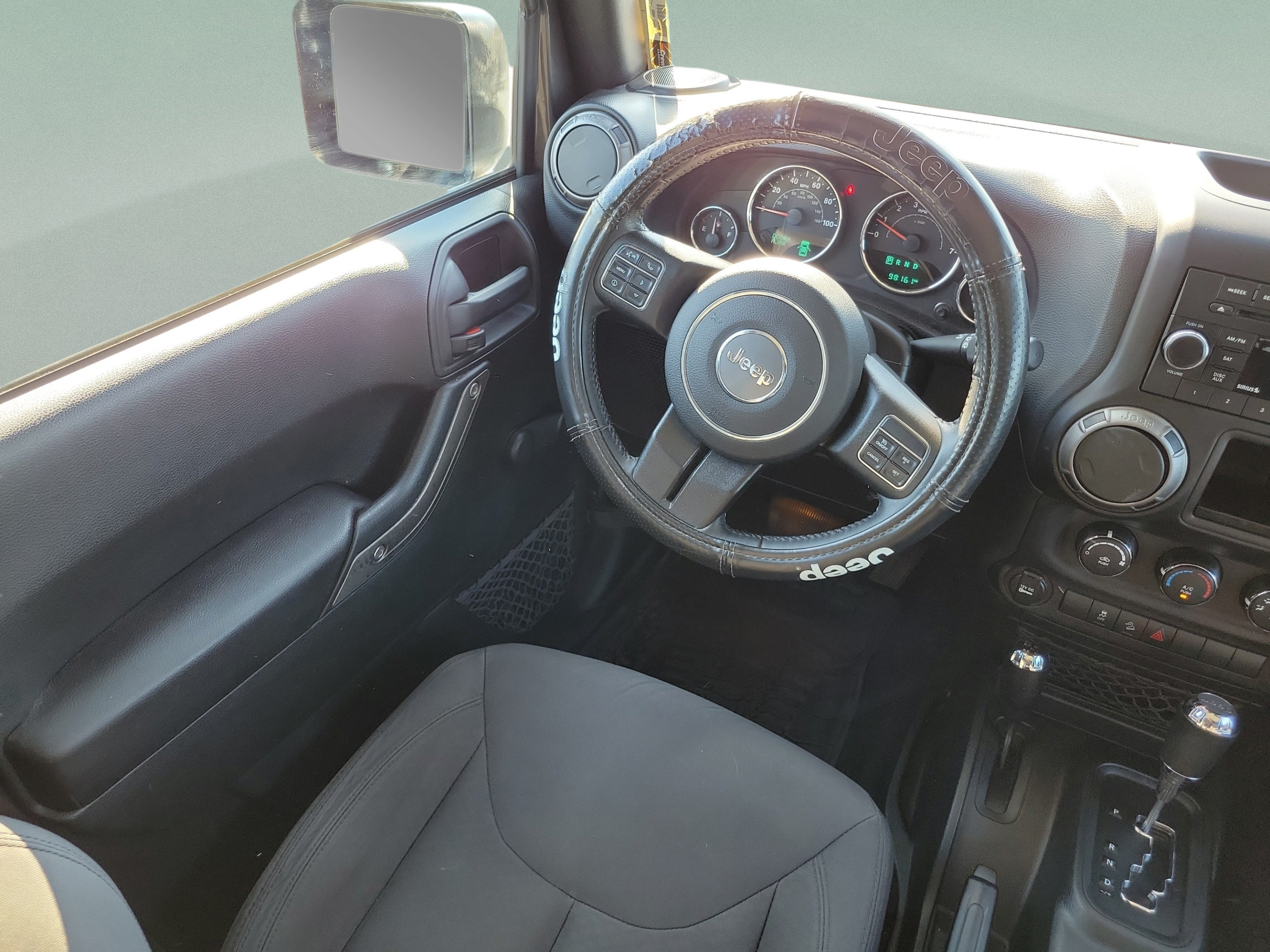 Used 2018 Jeep Wrangler Sport AWD/4WD image 13