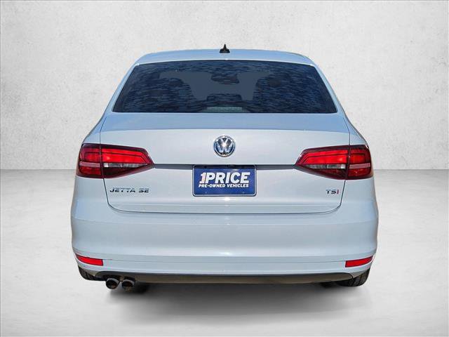 Used 2017 Volkswagen Jetta SE image 5