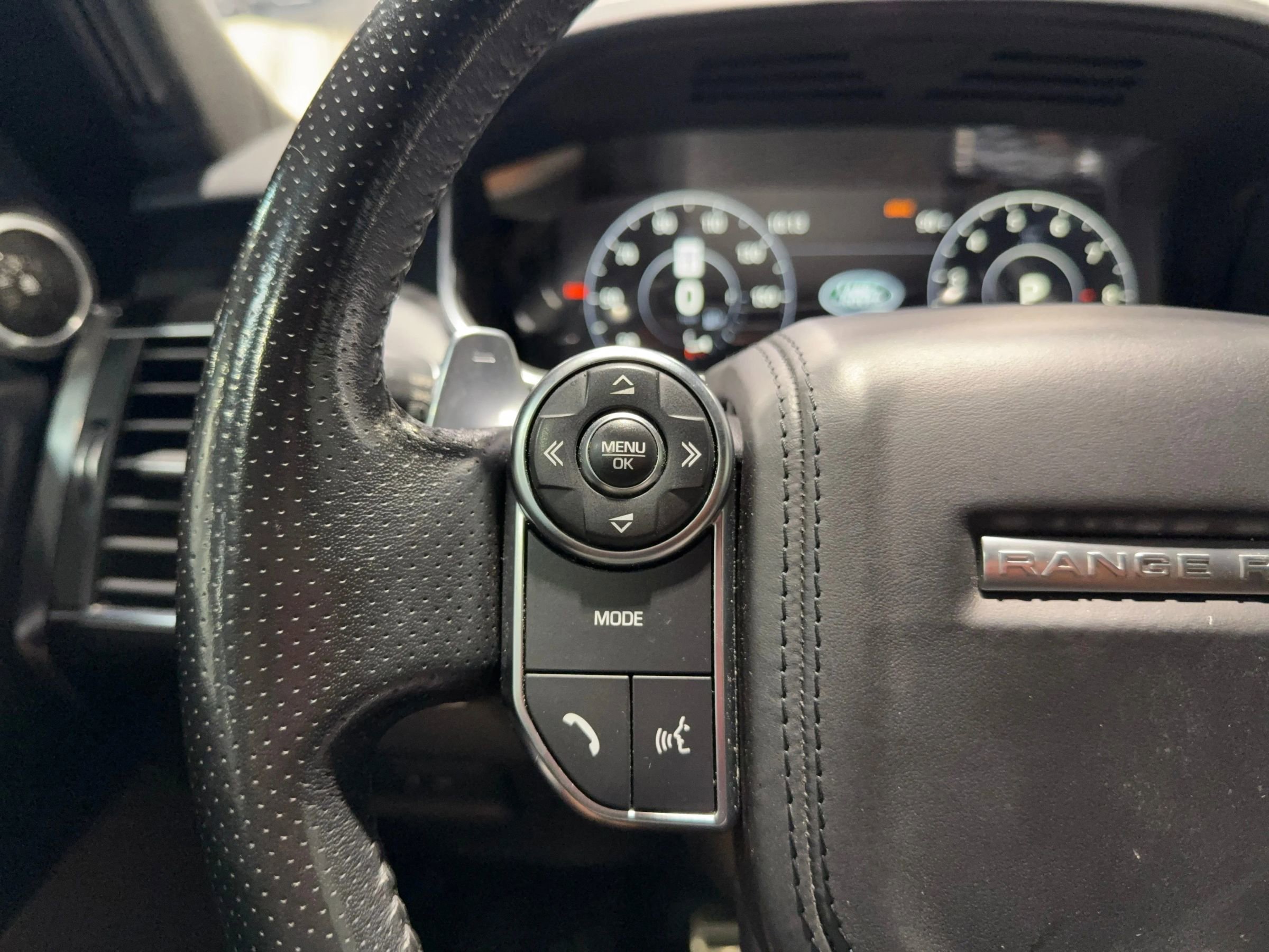 Used 2017 Land Rover Range Rover Sport HSE Dynamic image 37