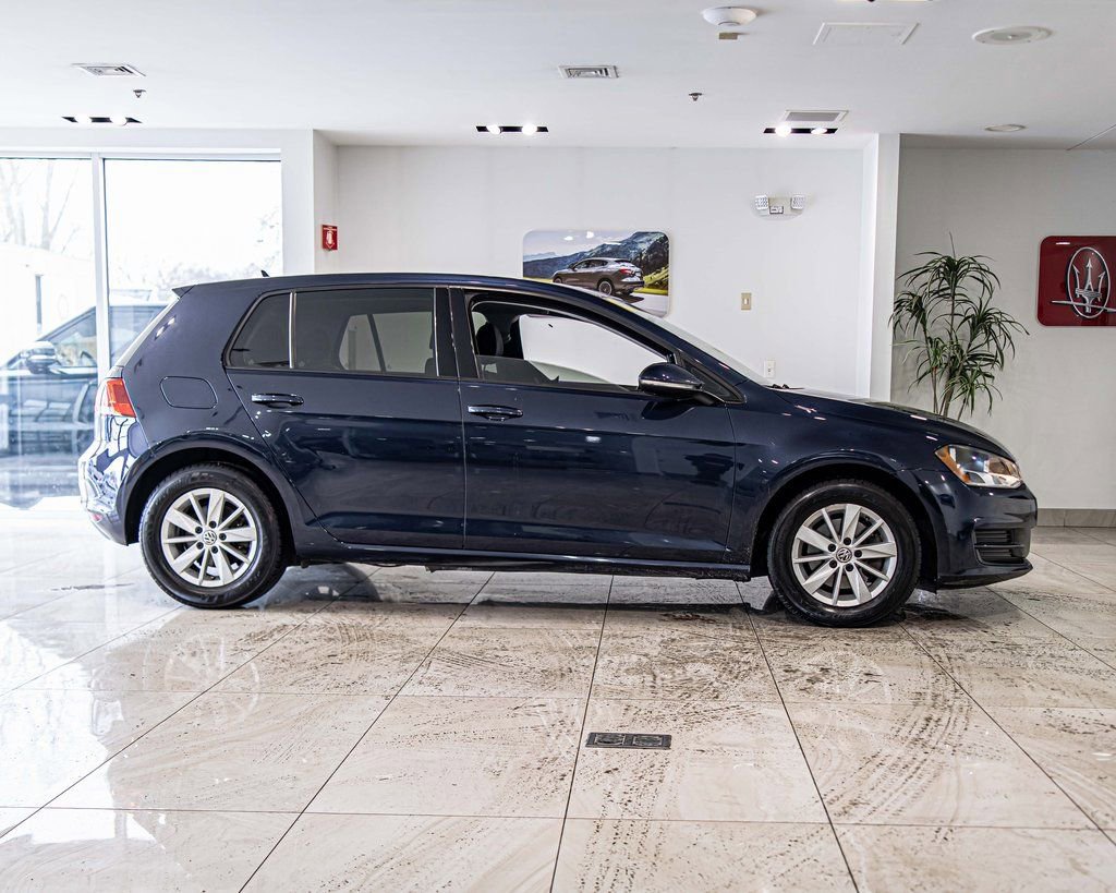 Used 2016 Volkswagen Golf S image 9