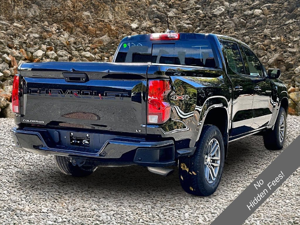 Used 2023 Chevrolet Colorado LT w/ LT Convenience Package AWD/4WD image 2