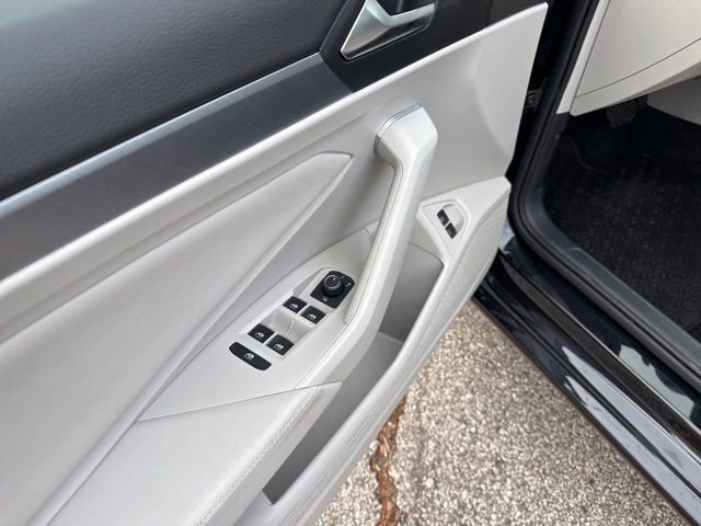 Certified 2023 Volkswagen Jetta SE image 23