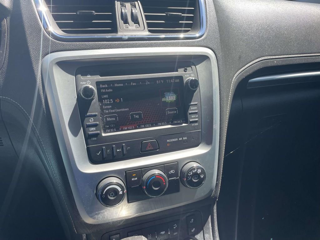 Used 2014 GMC Acadia SLE image 25