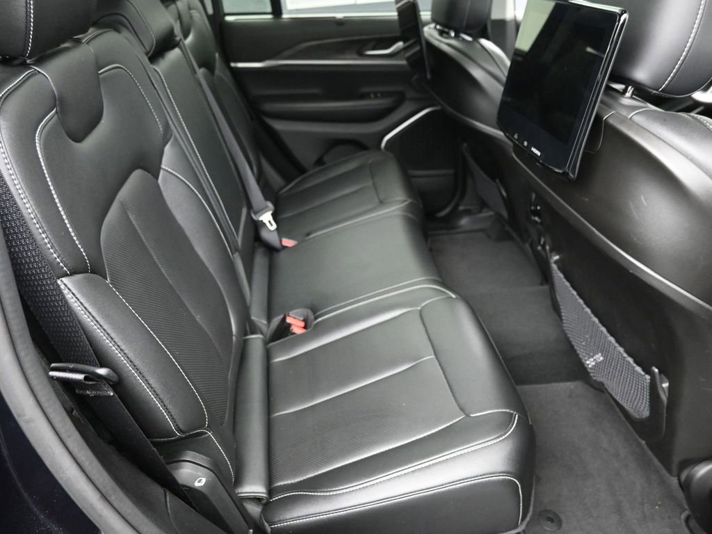 Used 2023 Jeep Grand Cherokee 4WD 4xe w/ Luxury Tech Group II image 8