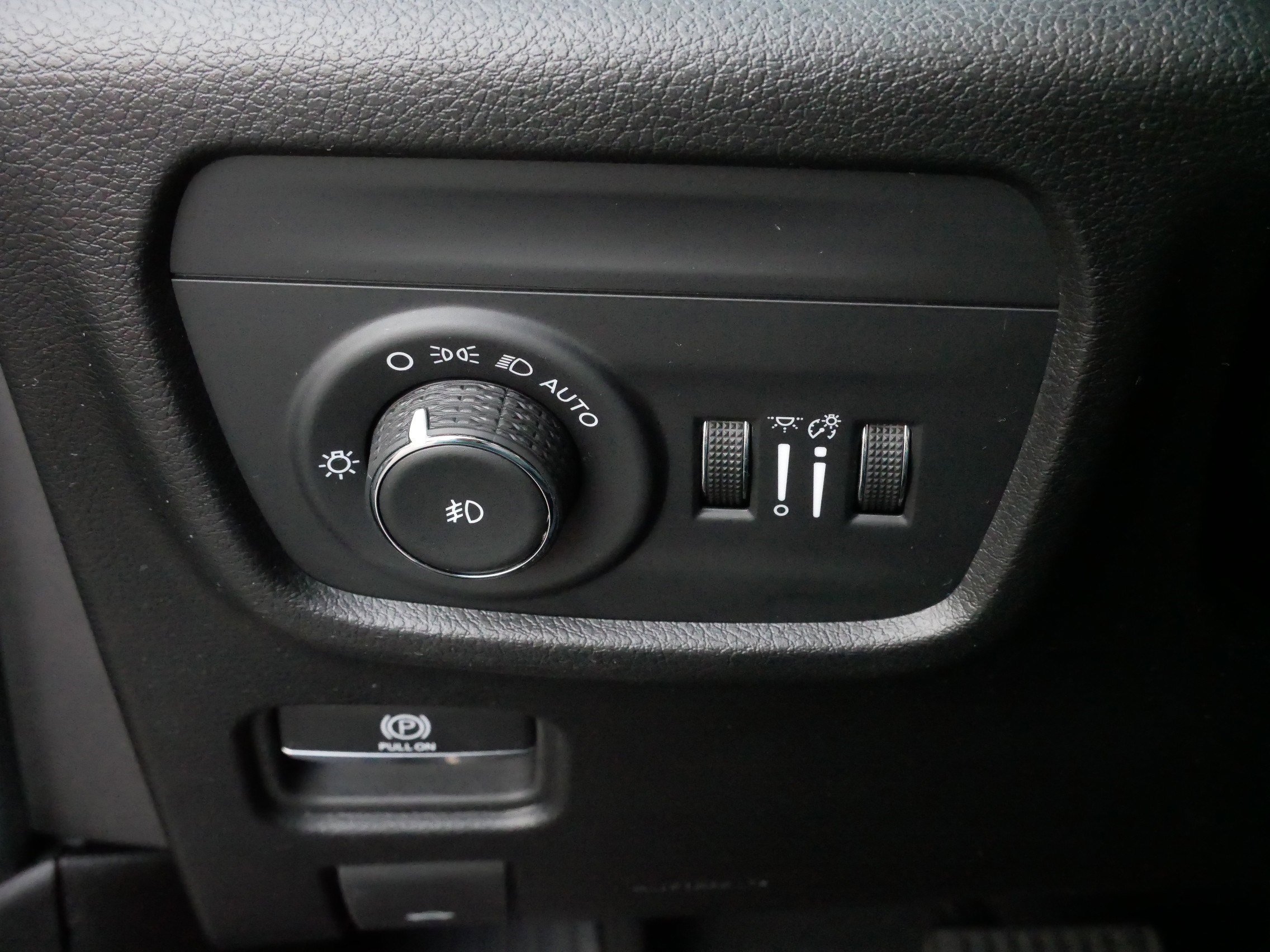 Used 2024 Jeep Grand Cherokee L Limited w/ Luxury Tech Group II image 26