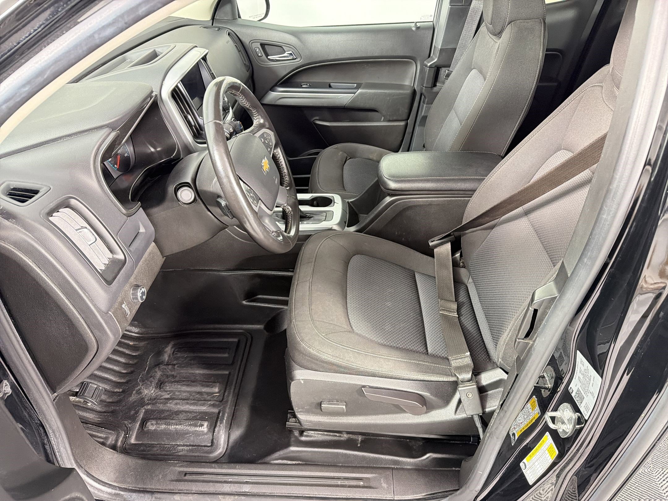 Used 2022 Chevrolet Colorado LT w/ Fleet Safety Package image 5