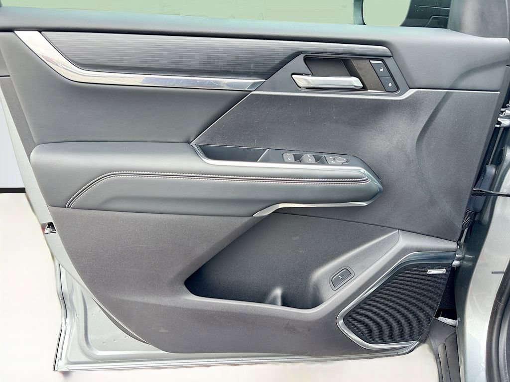 Used 2024 GMC Acadia Elevation w/ Trailering Package image 24