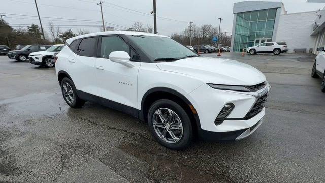 Used 2023 Chevrolet Blazer LT w/ Driver Confidence Package AWD/4WD image 2