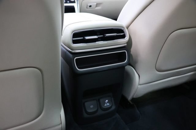 Used 2025 Genesis GV80 2.5T Advanced AWD/4WD image 31