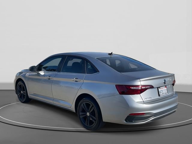 Used 2023 Volkswagen Jetta SE w/ Panoramic Sunroof Package image 5