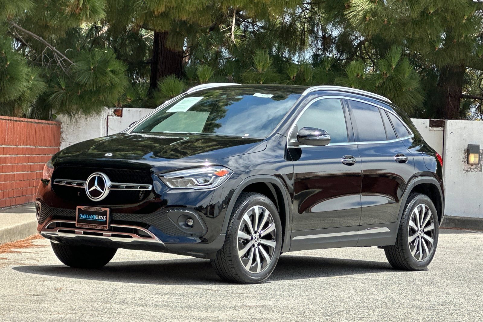 Certified 2023 Mercedes-Benz GLA 250 w/ Premium Package image 8