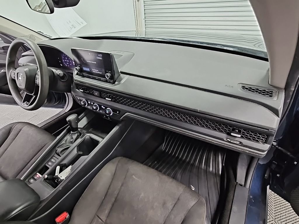 Used 2023 Honda Accord EX image 33