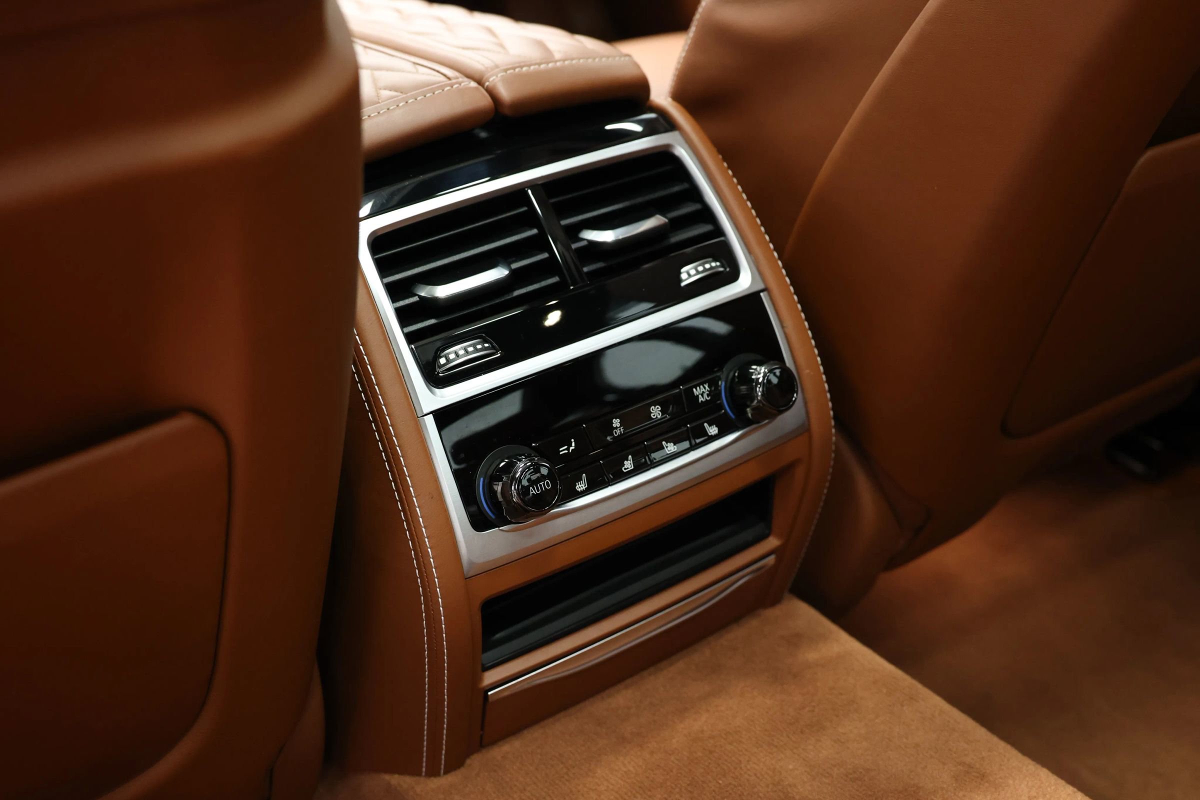 Used 2022 BMW M760i xDrive w/ Luxury Rear Seating Package image 63