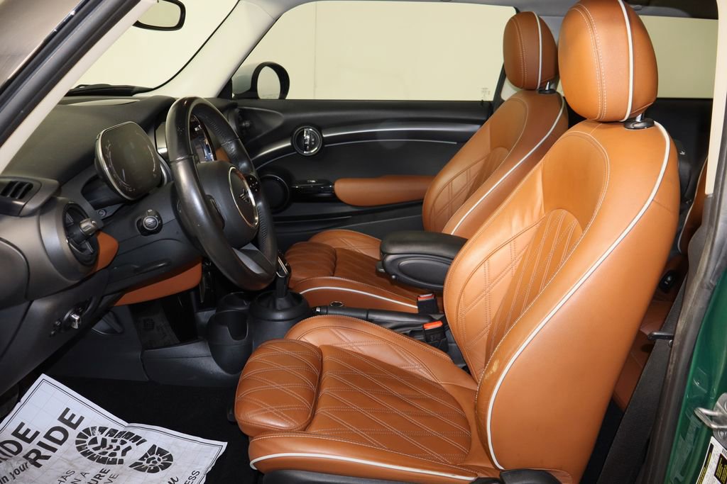 Used 2023 MINI Cooper 2-Door Hardtop w/ Signature Upholstery Package image 14