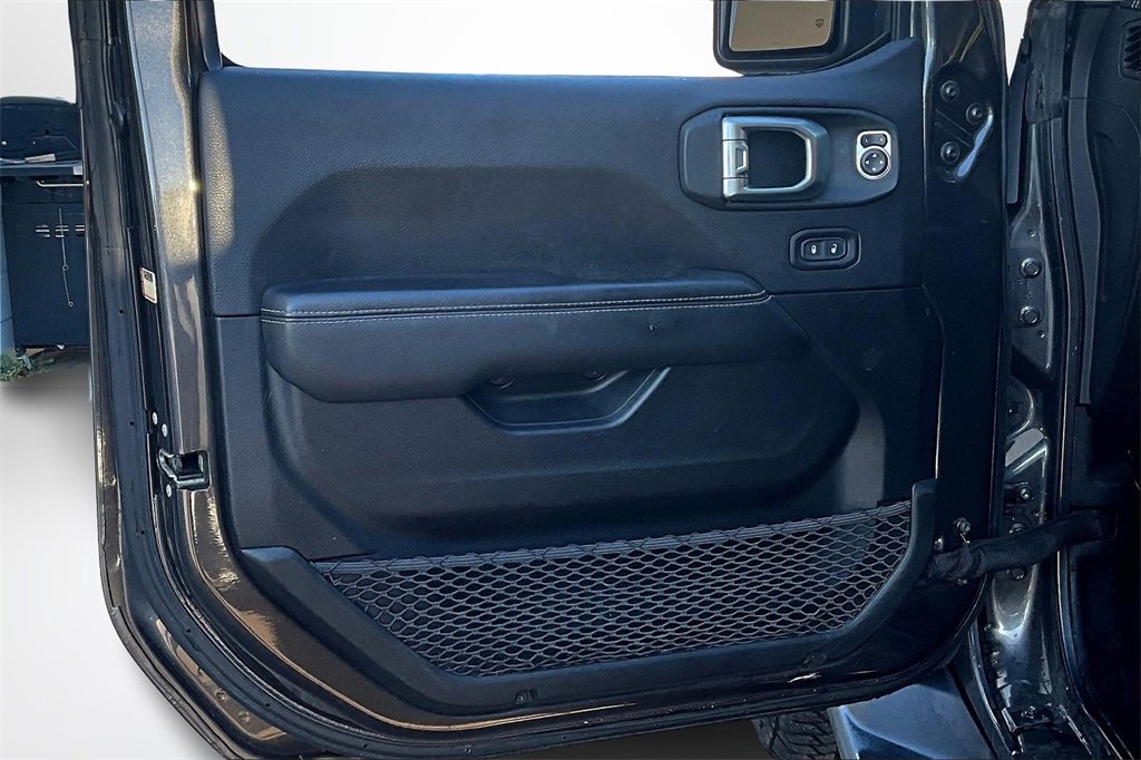 Used 2020 Jeep Gladiator Overland w/ LED Lighting Group image 18