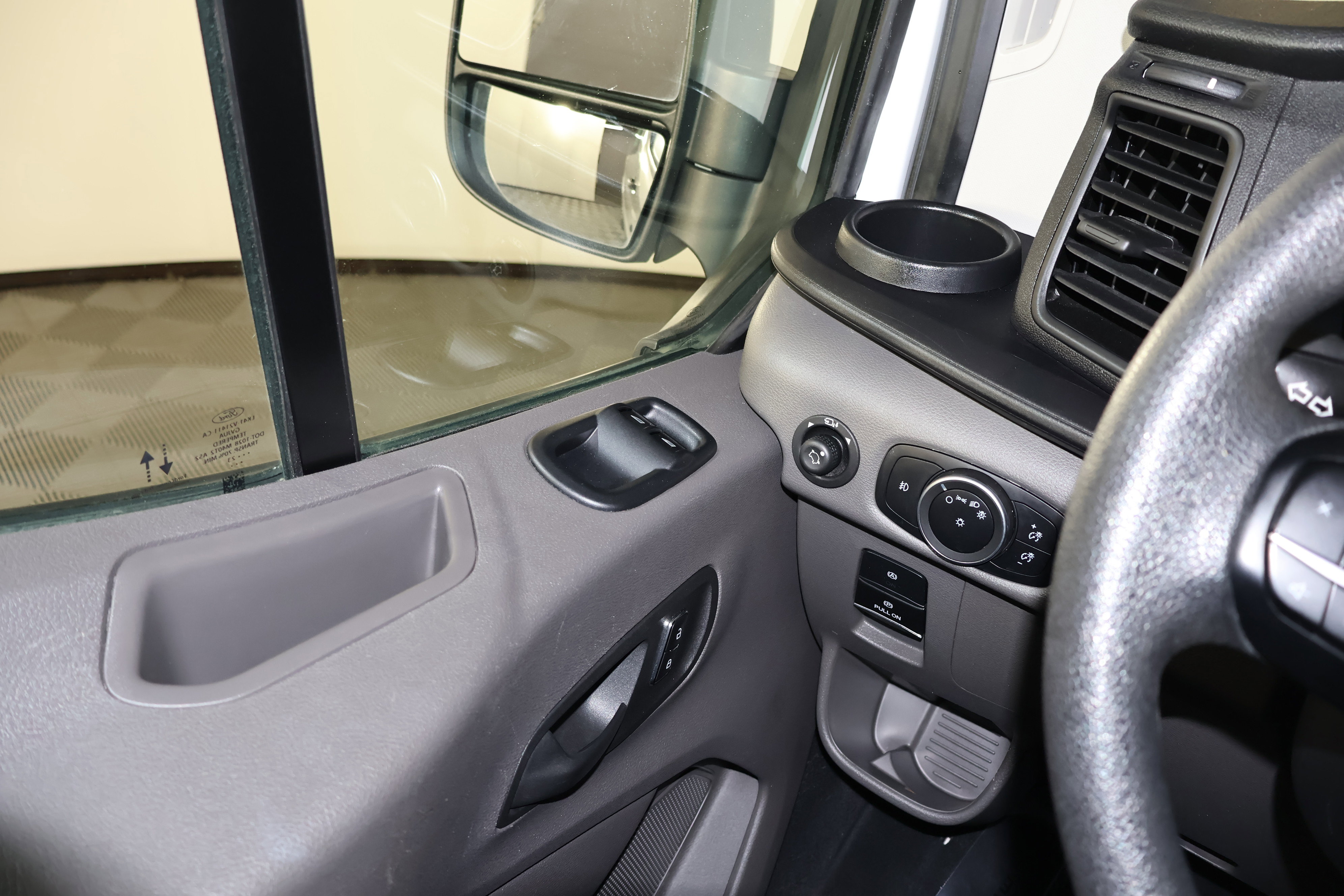 Used 2023 Ford Transit 350 XLT image 32