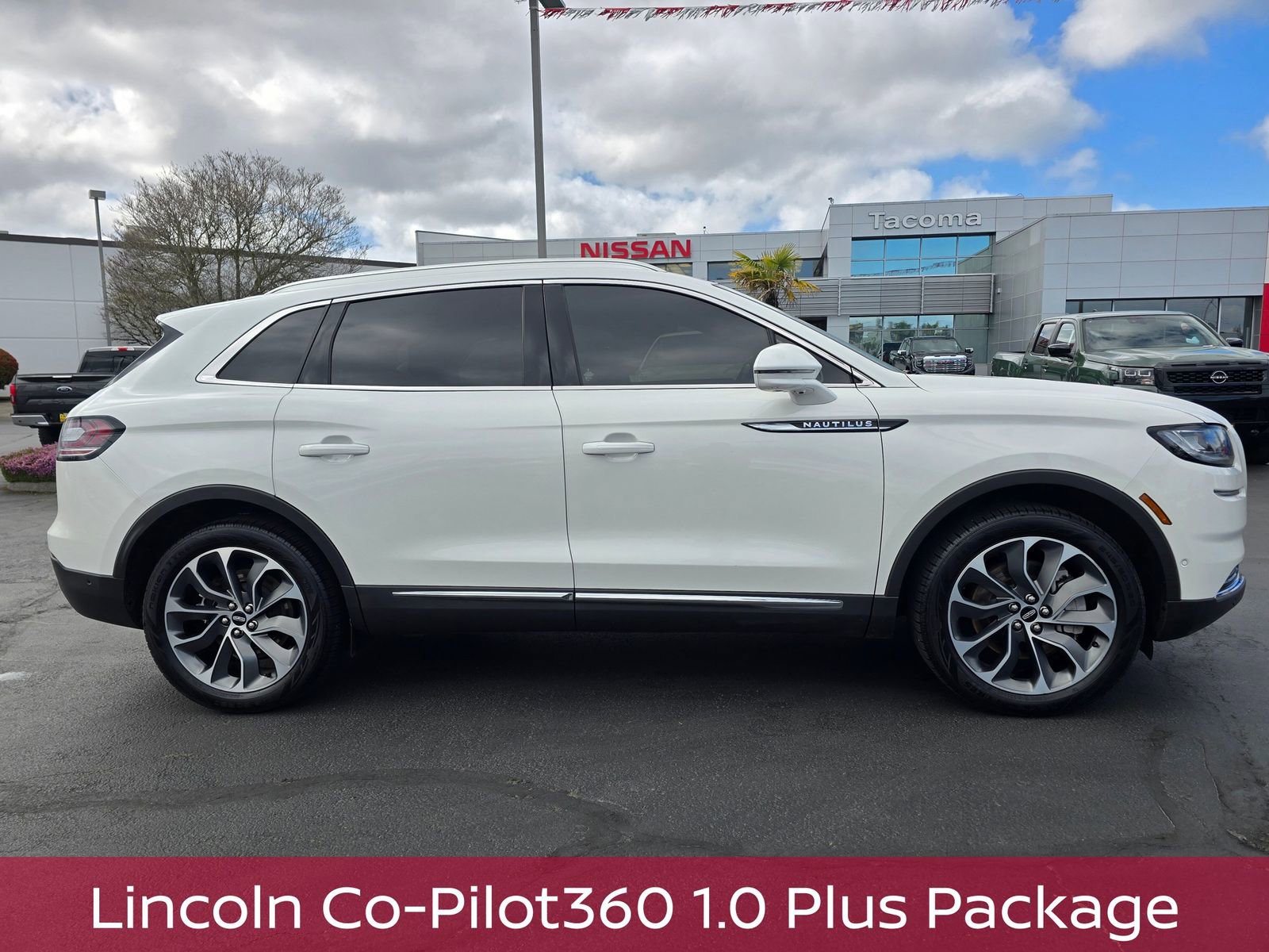 Used 2022 Lincoln Nautilus Reserve w/ Equipment Group 201A image 7