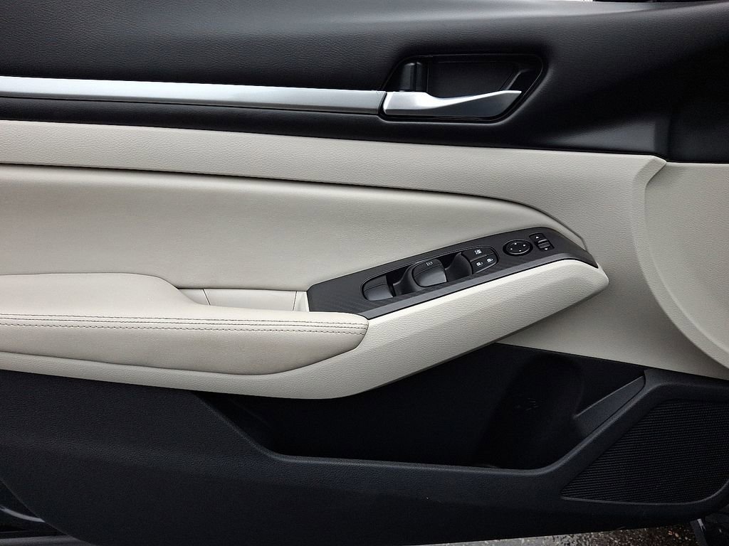 Used 2022 Nissan Altima 2.5 SV image 12