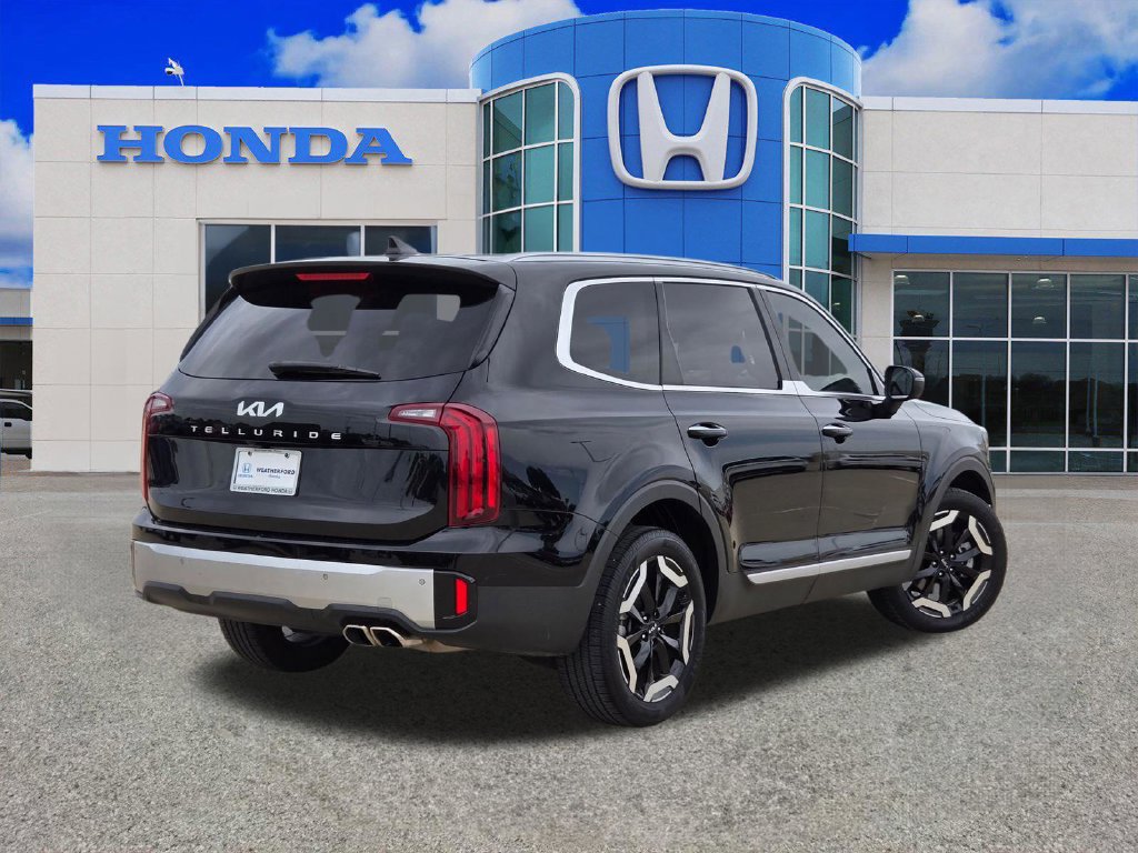 Used 2023 Kia Telluride S FWD image 3