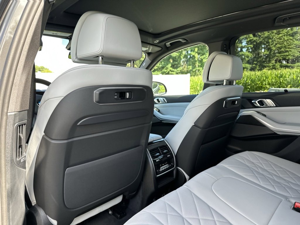 New 2026 BMW X5 M60i image 23