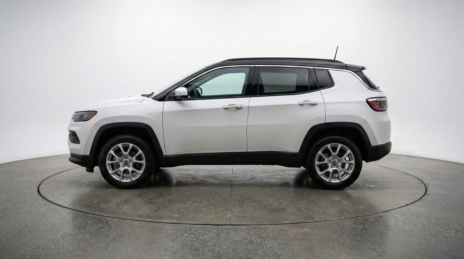 Used 2025 Jeep Compass Limited image 5