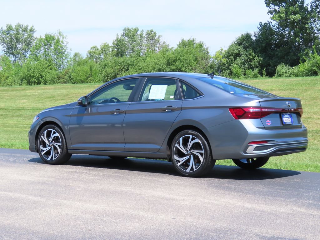 Used 2025 Volkswagen Jetta SEL FWD image 23