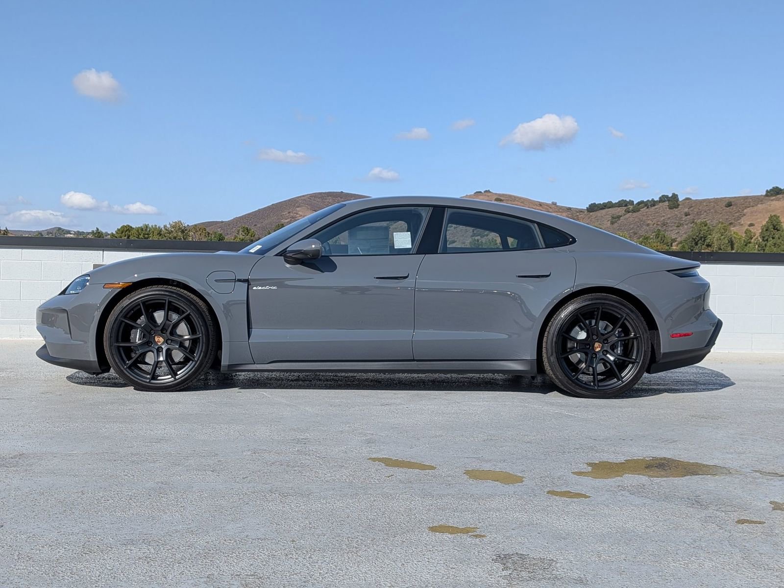 Used 2026 Porsche Taycan image 2