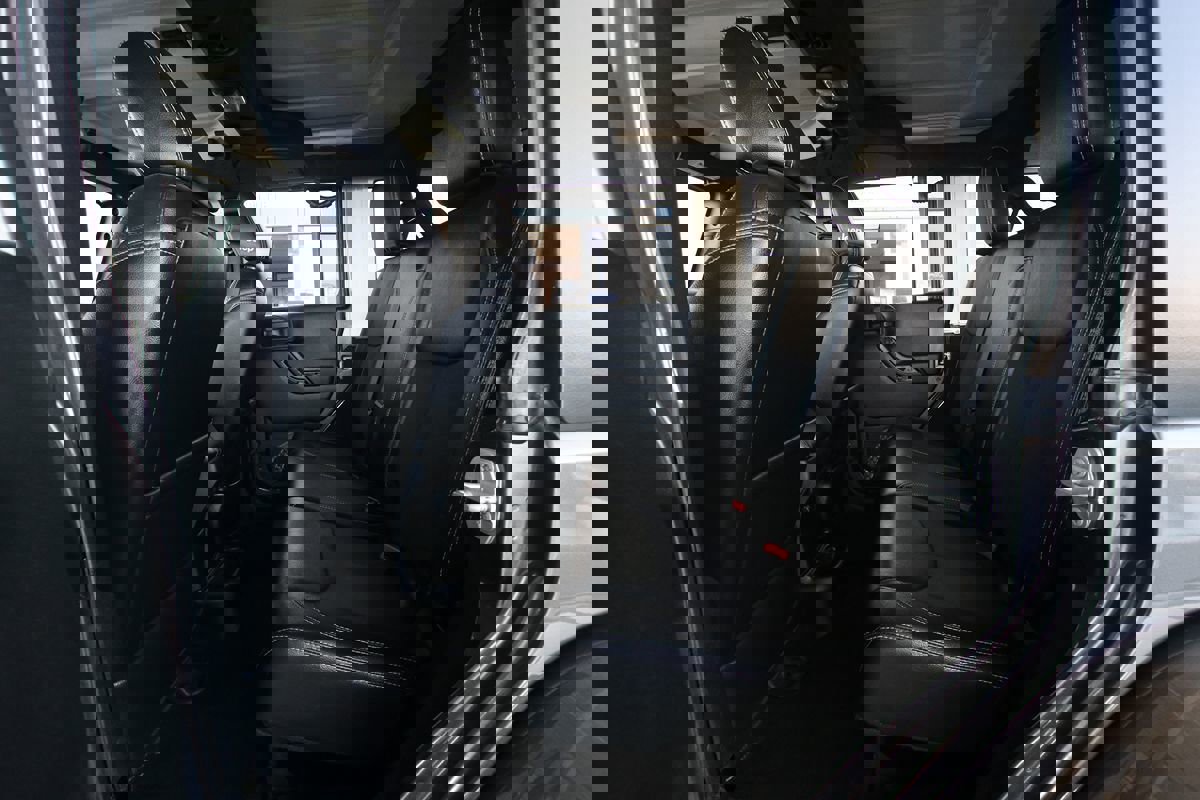 Used 2018 Jeep Wrangler Unlimited Sport image 12