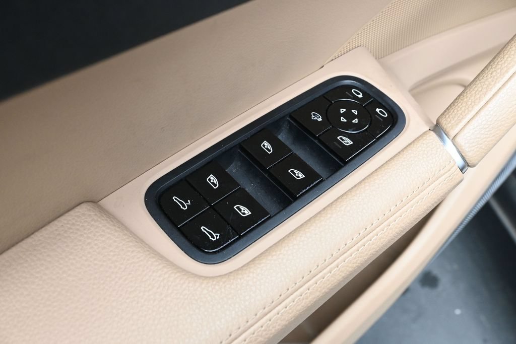 Certified 2021 Porsche Cayenne S AWD/4WD image 9