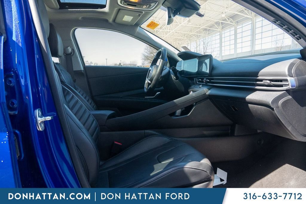 Used 2023 Hyundai Elantra Limited image 21